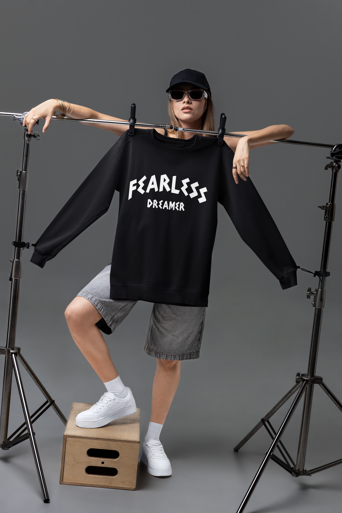 FEARLESS DREAMER - ADULT CREWNECK