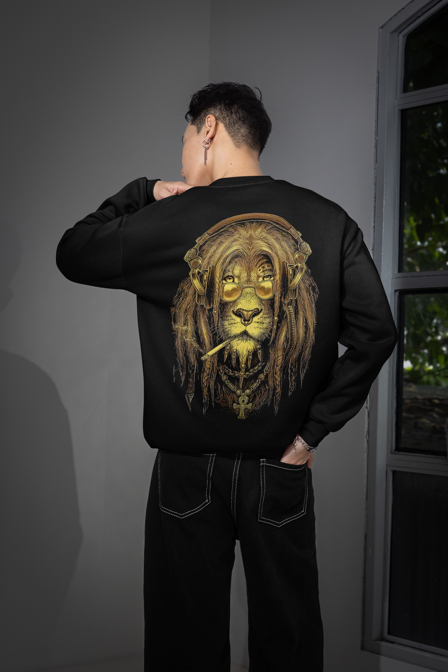 LION WISDOM - BLACK ADULT HOODIE OR CREWNECK