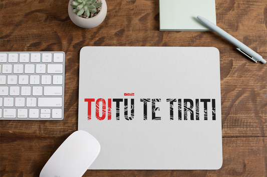 TOITŪ TE TIRITI Mouse Pad