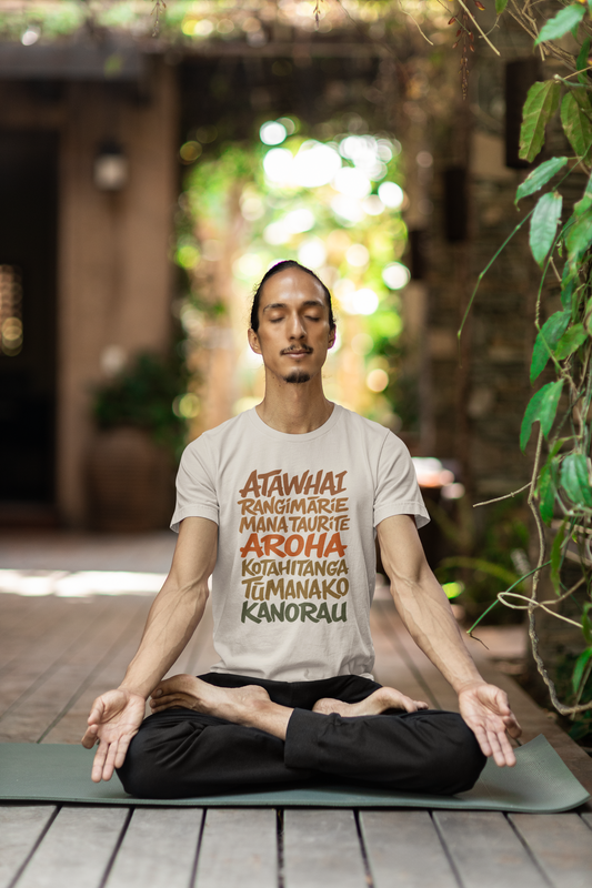 TE REO KINDESS - ADULT TEE