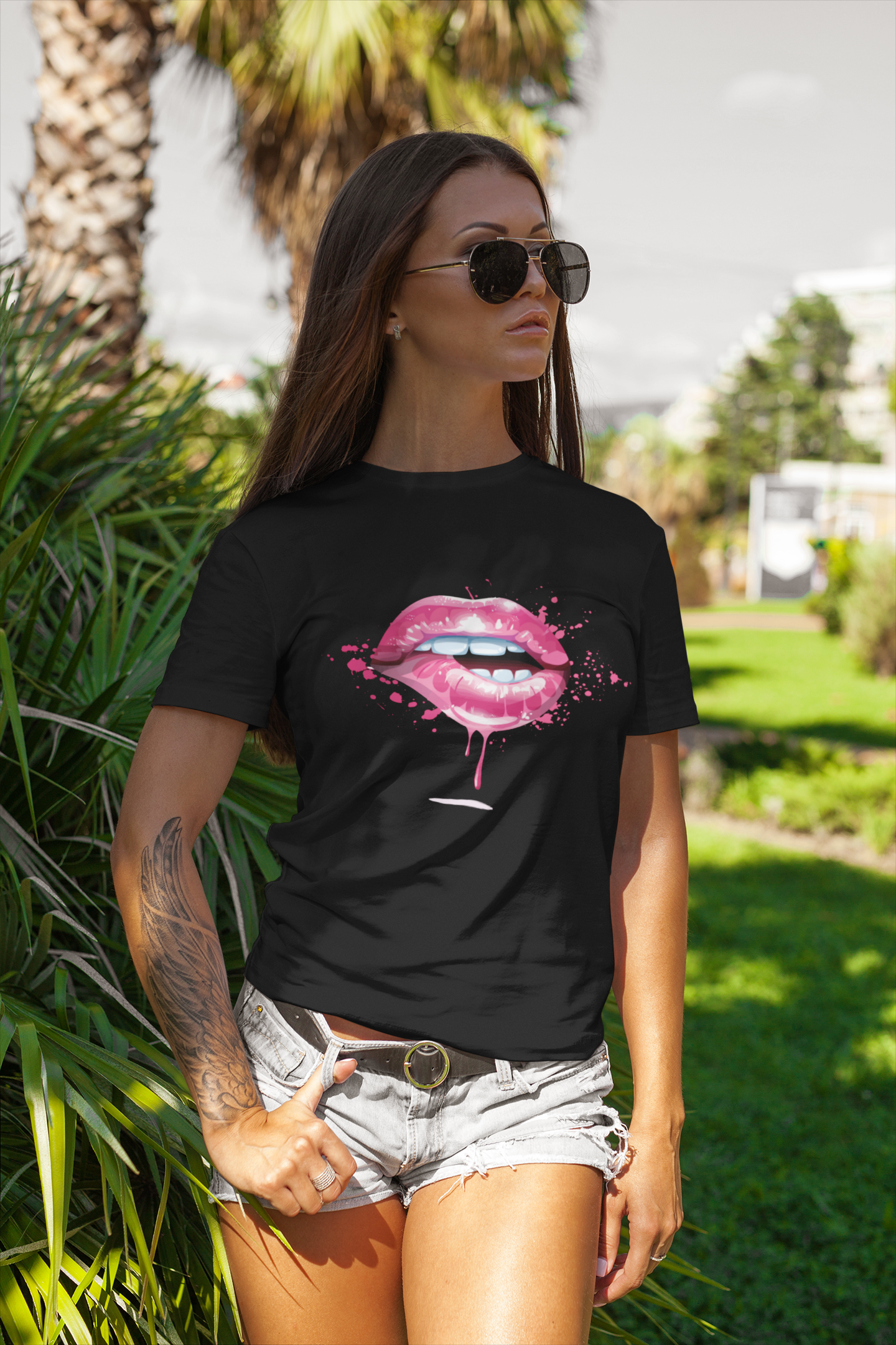 BITE ME - PINK LIPS TEE